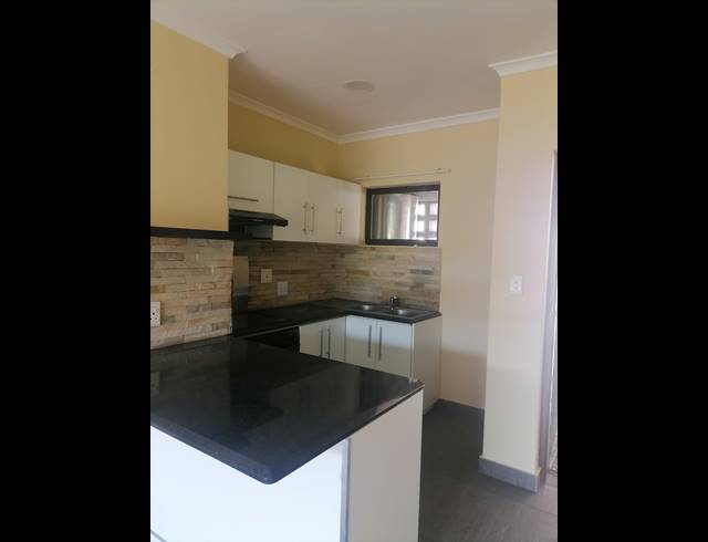 2 BEDROOM APARTMENT TO LET IN WESTVILLE